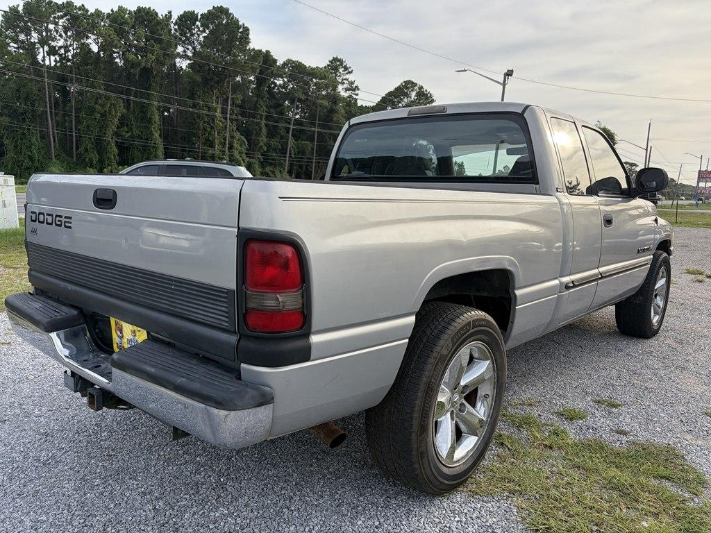 Dodge Ram 1500 Quad Cab Short Bed 2WD 2000