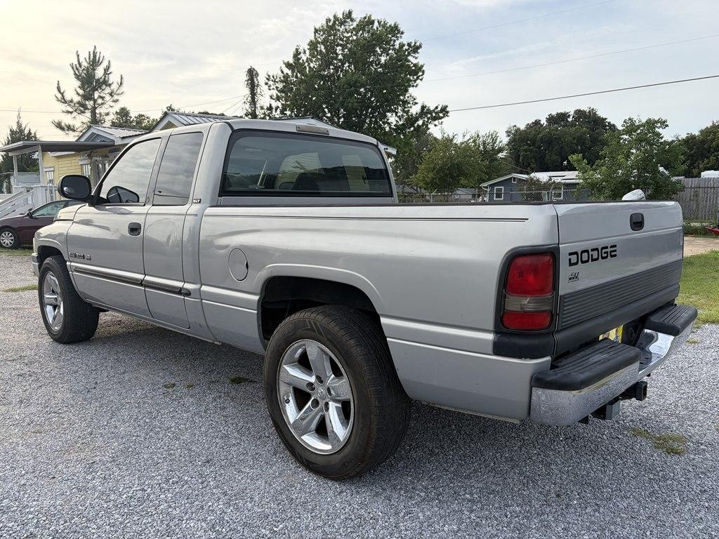 Dodge Ram 1500 Quad Cab Short Bed 2WD 2000