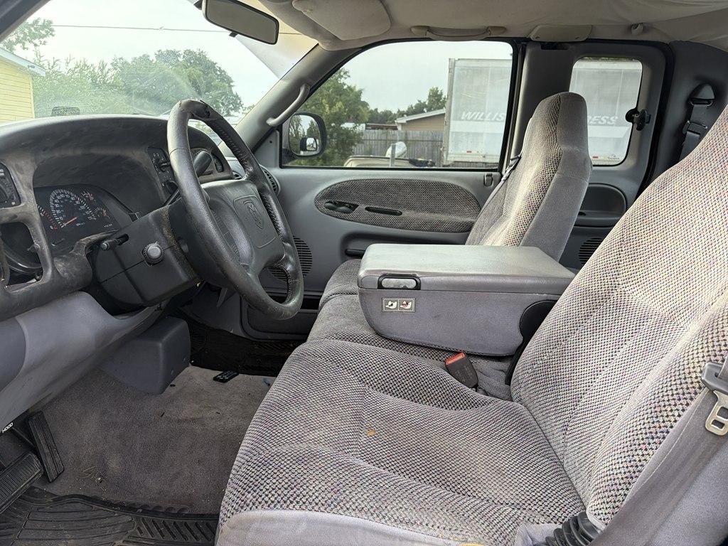 Dodge Ram 1500 Quad Cab Short Bed 2WD 2000
