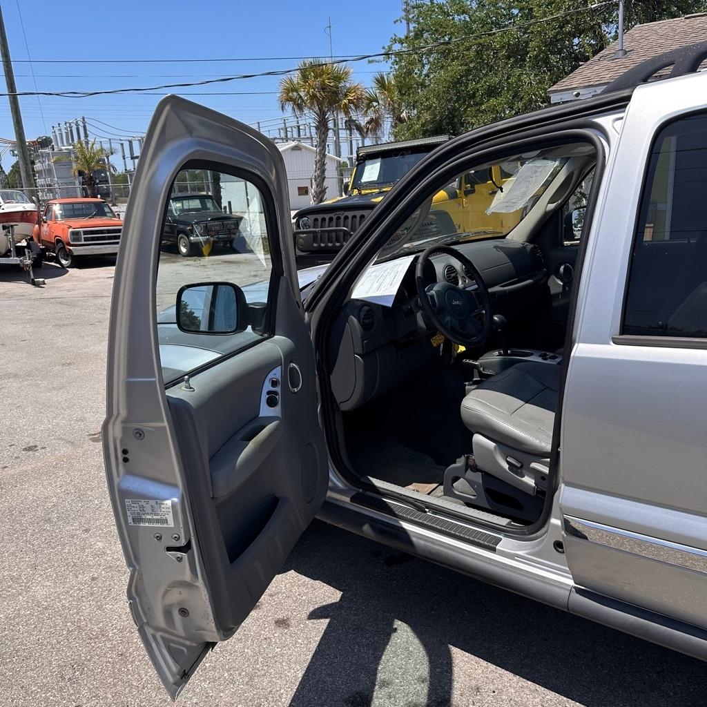 Jeep Liberty Limited 4WD 2005