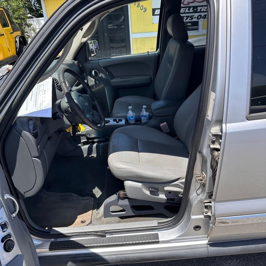 Jeep Liberty Limited 4WD 2005