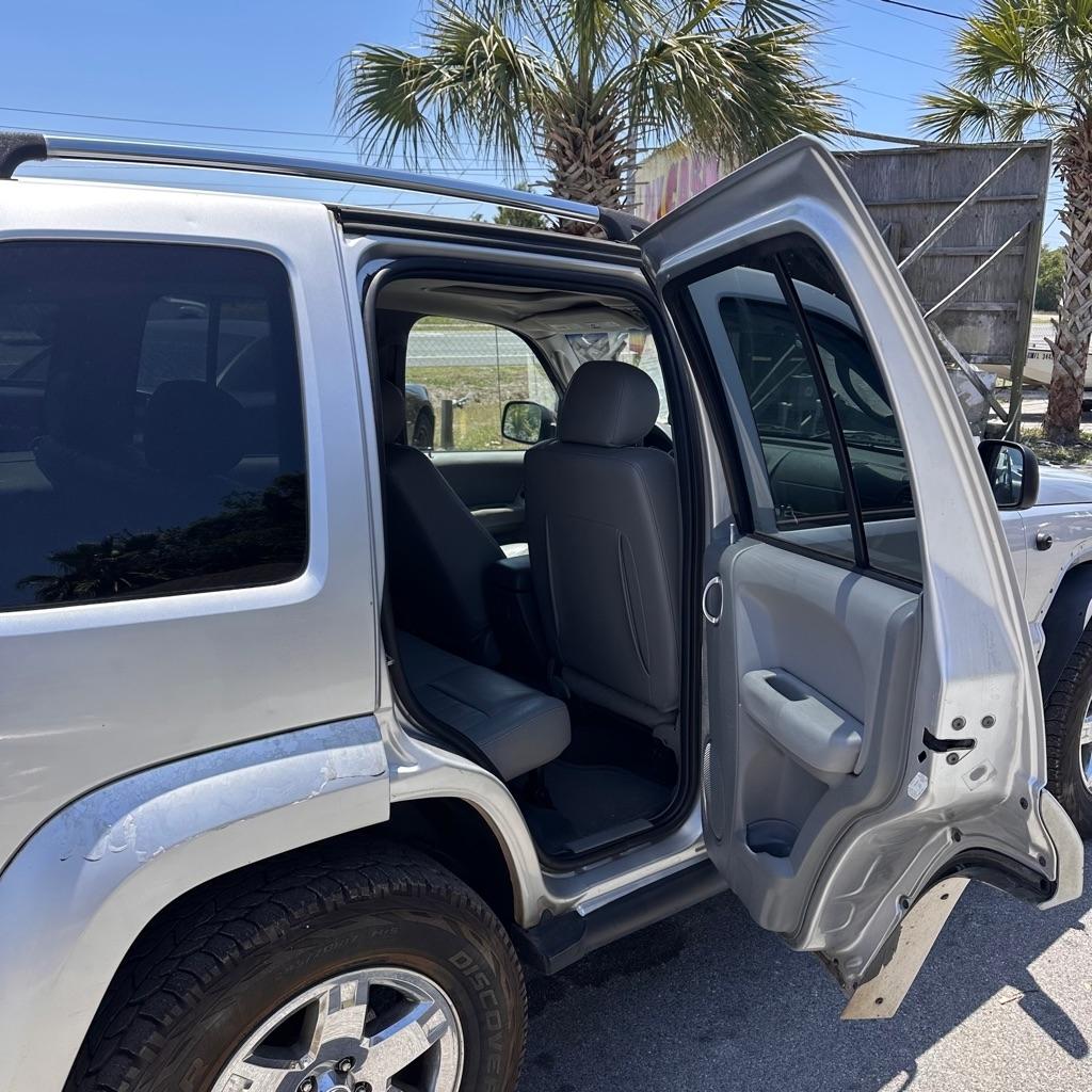 Jeep Liberty Limited 4WD 2005