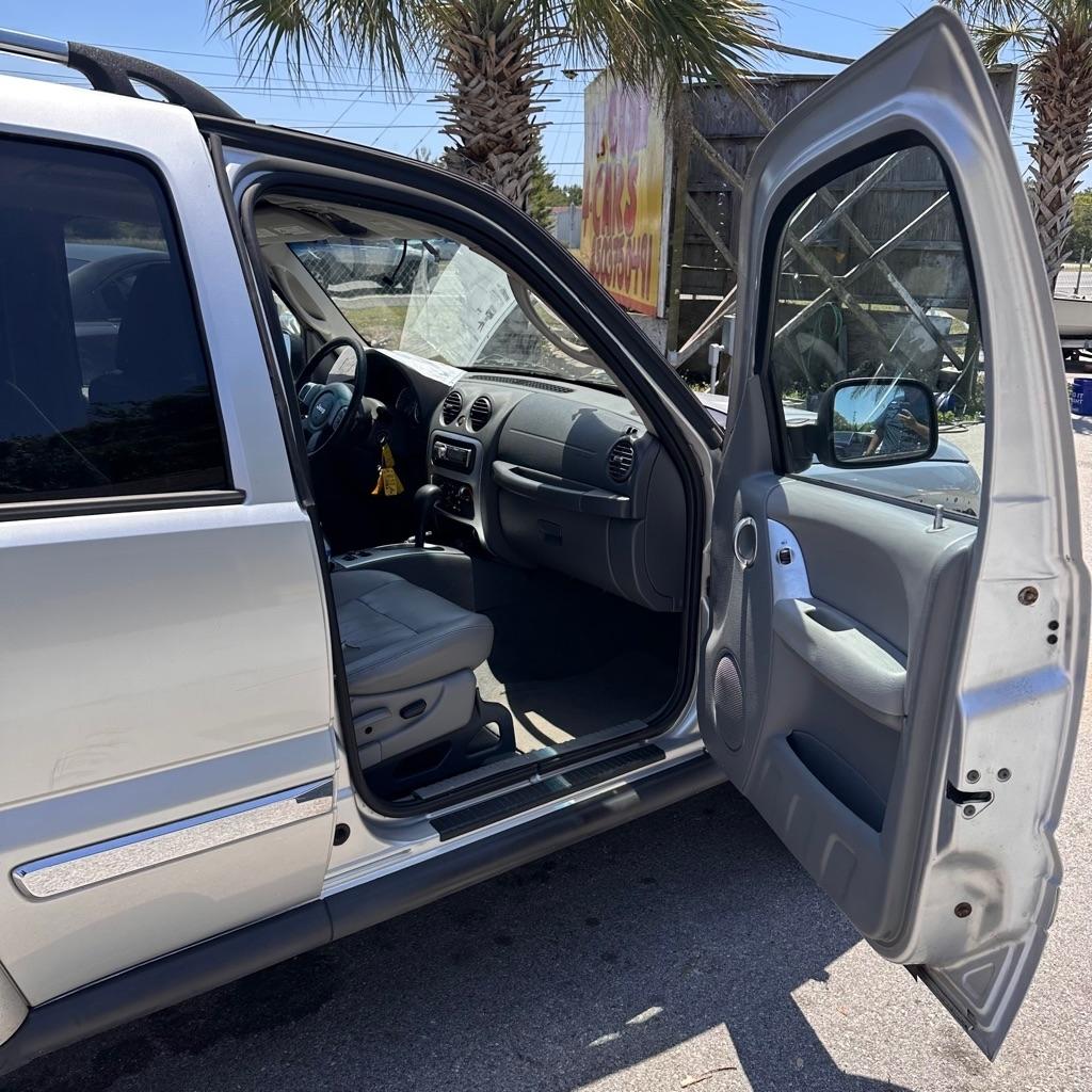 Jeep Liberty Limited 4WD 2005