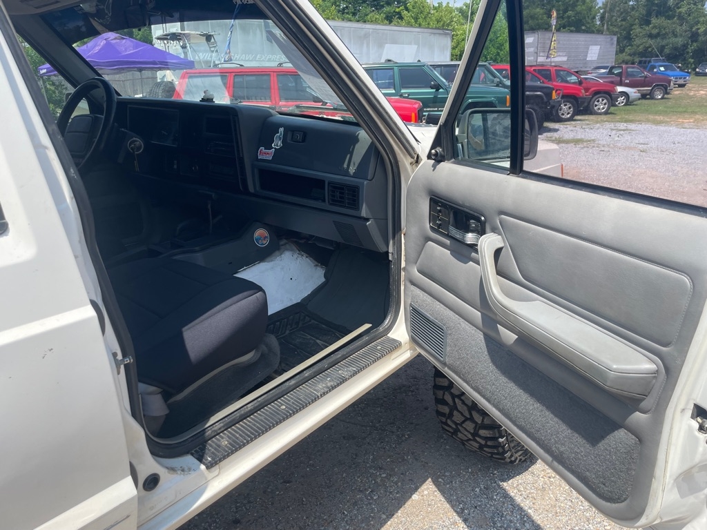 Jeep Cherokee Sport 4-Door 4WD 1996