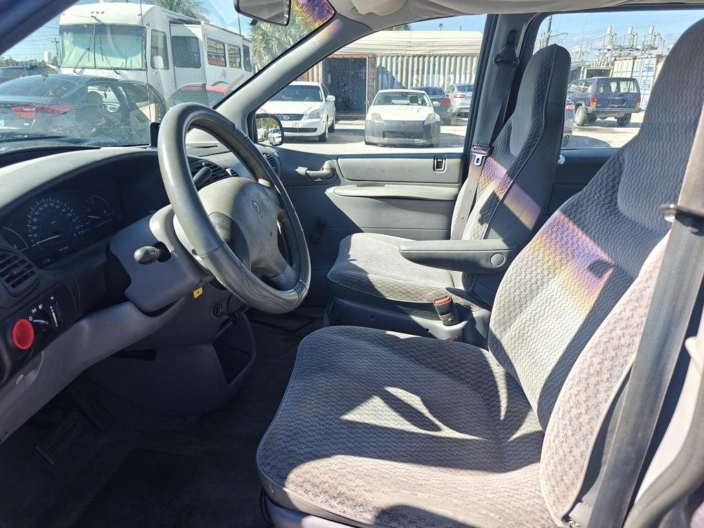 Plymouth Voyager Base 1998