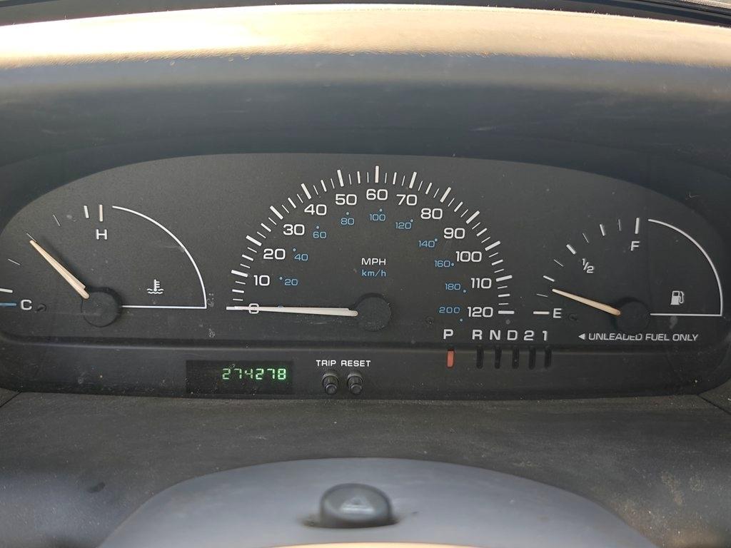 Plymouth Voyager Base 1998