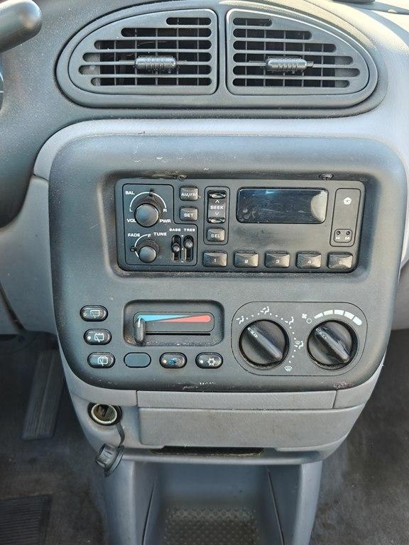 Plymouth Voyager Base 1998