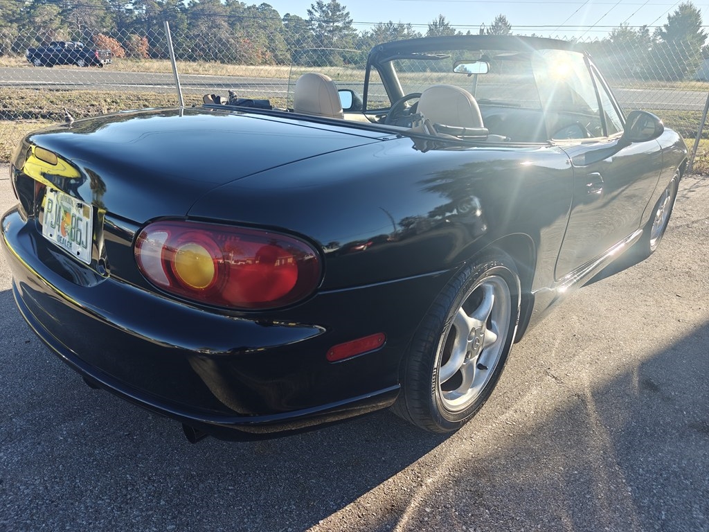 Mazda MX-5 Miata Base 1999
