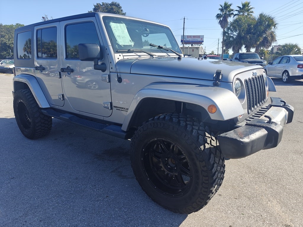 2013 Jeep Wrangler Unlimited Sahara 4WD