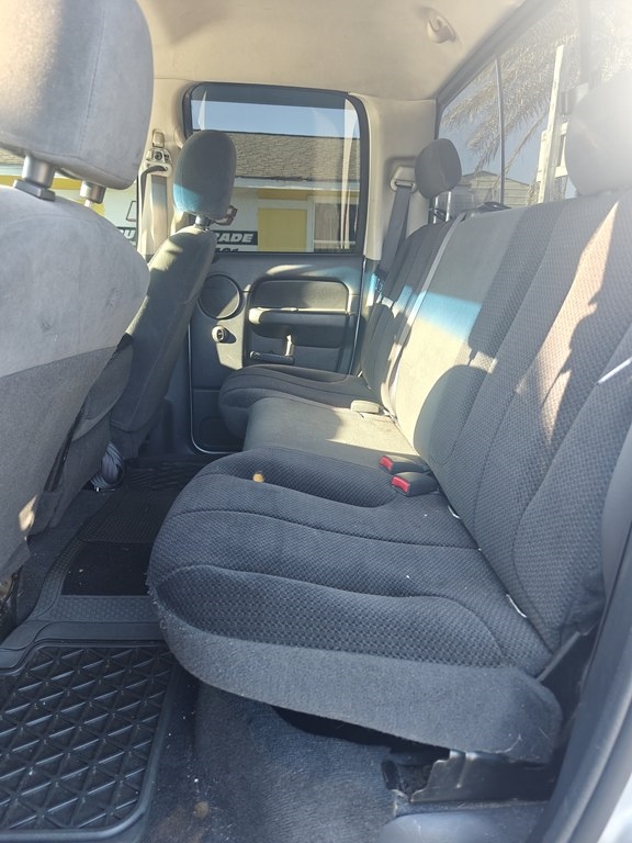 Dodge Ram 1500 ST Quad Cab 4WD 2004