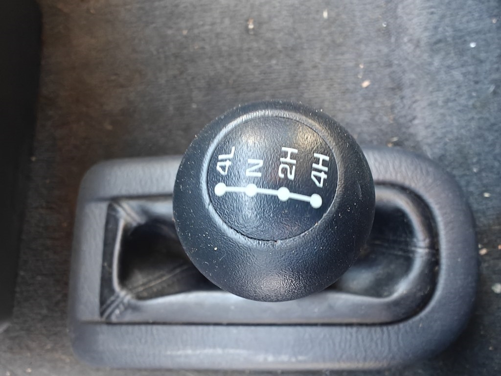 Dodge Ram 1500 ST Quad Cab 4WD 2004