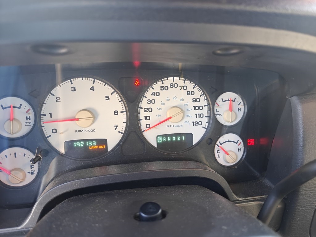 Dodge Ram 1500 ST Quad Cab 4WD 2004