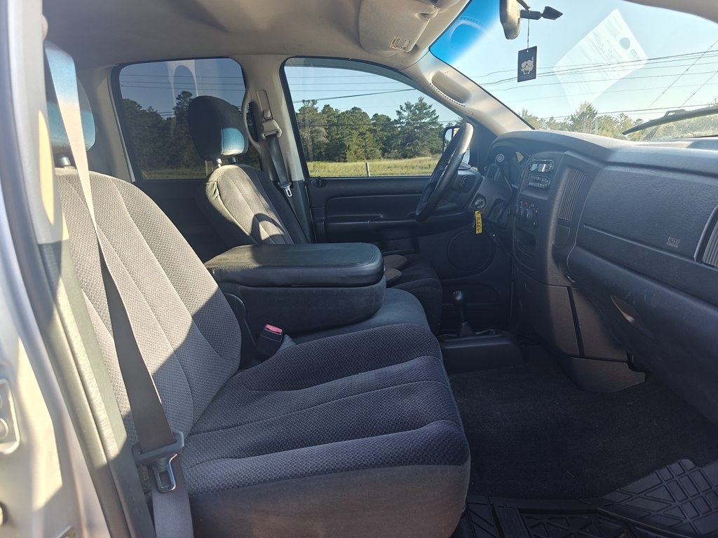 Dodge Ram 1500 ST Quad Cab 4WD 2004