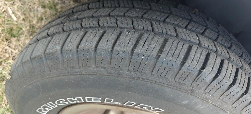 Ford Explorer XL 2-Door 2WD 1997