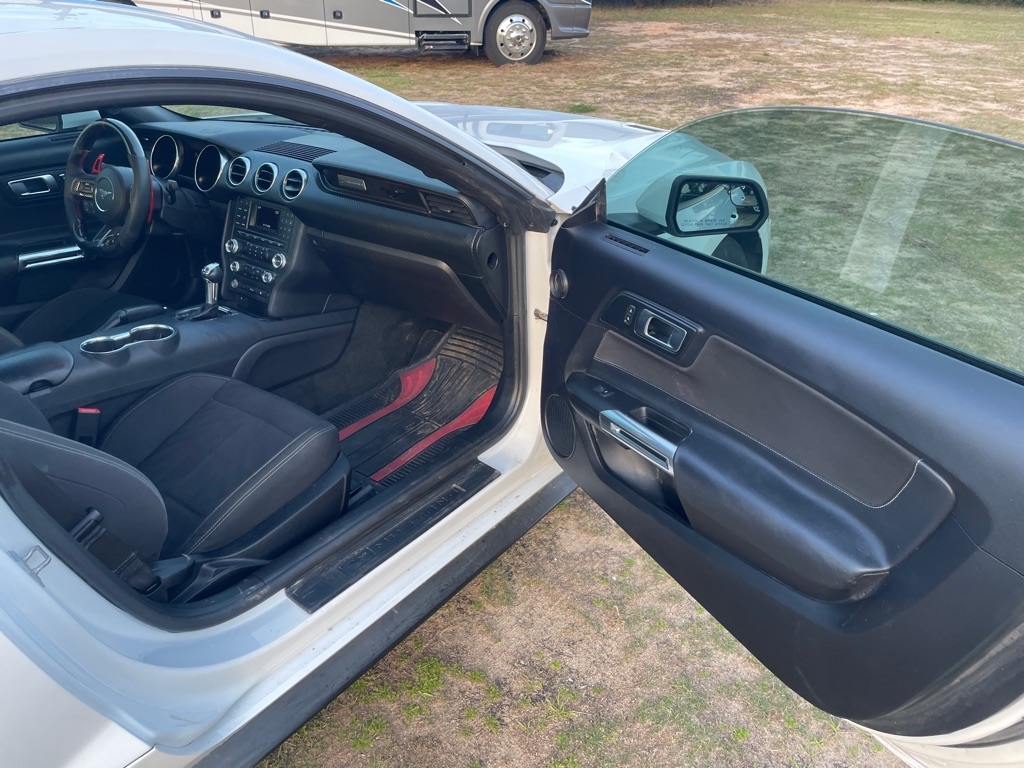 Ford Mustang EcoBoost Coupe 2018