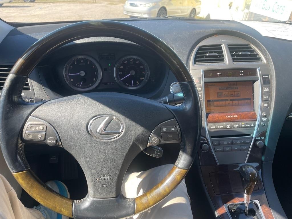 Lexus ES 350 Sedan 2011