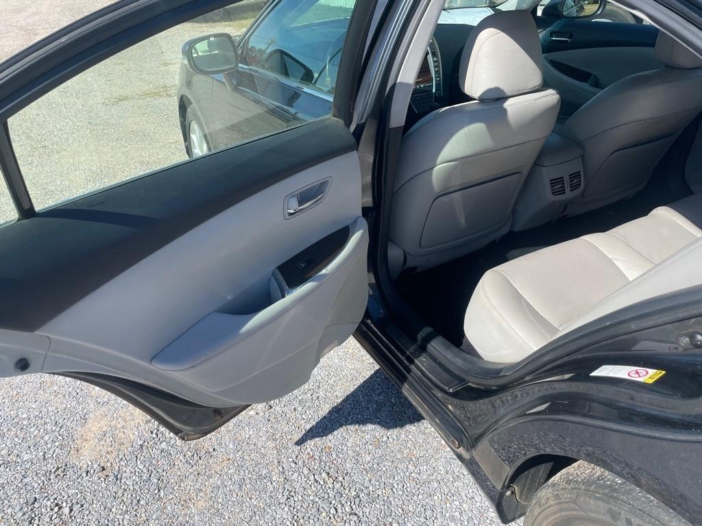 Lexus ES 350 Sedan 2011