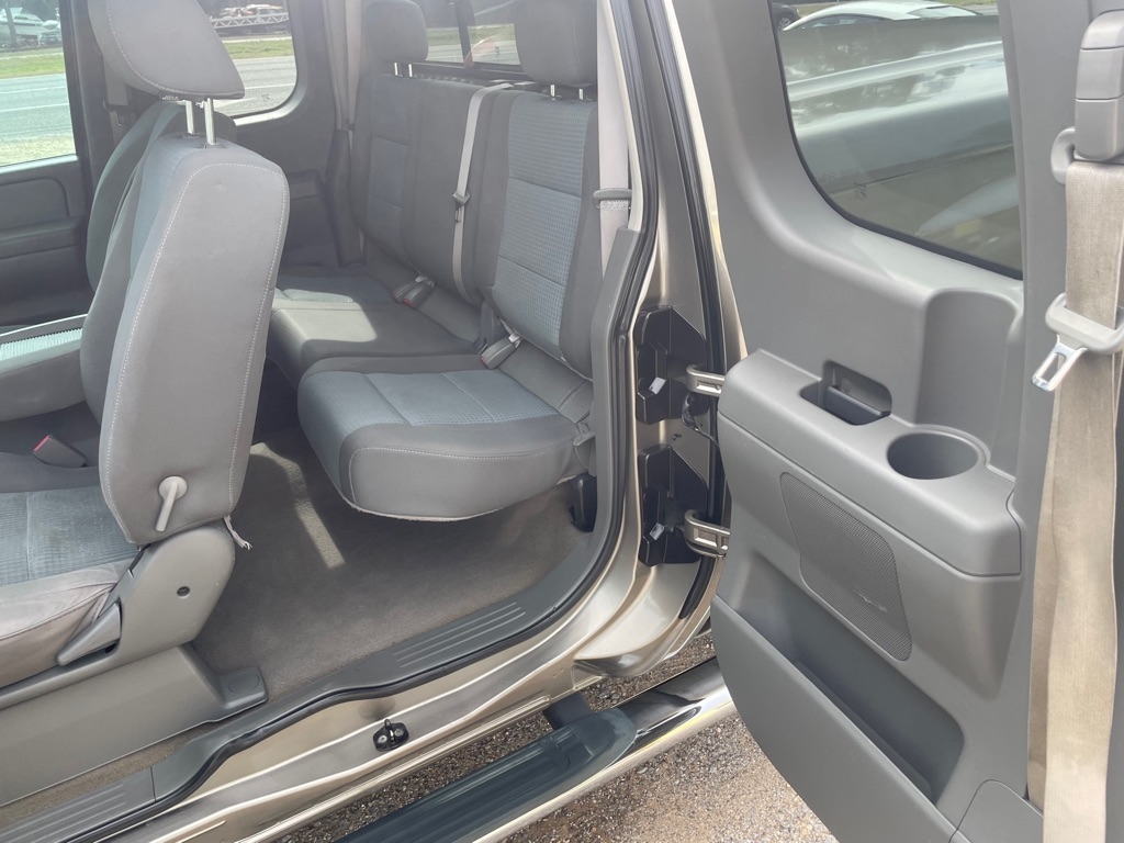 Nissan Titan XE King Cab 2WD 2006