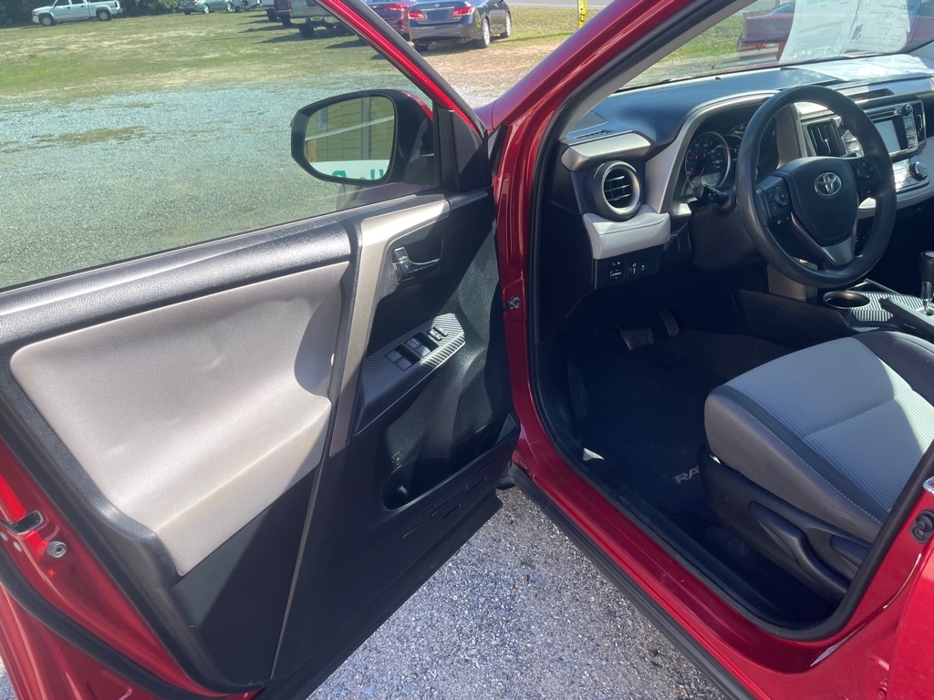 Toyota RAV4 XLE FWD 2015