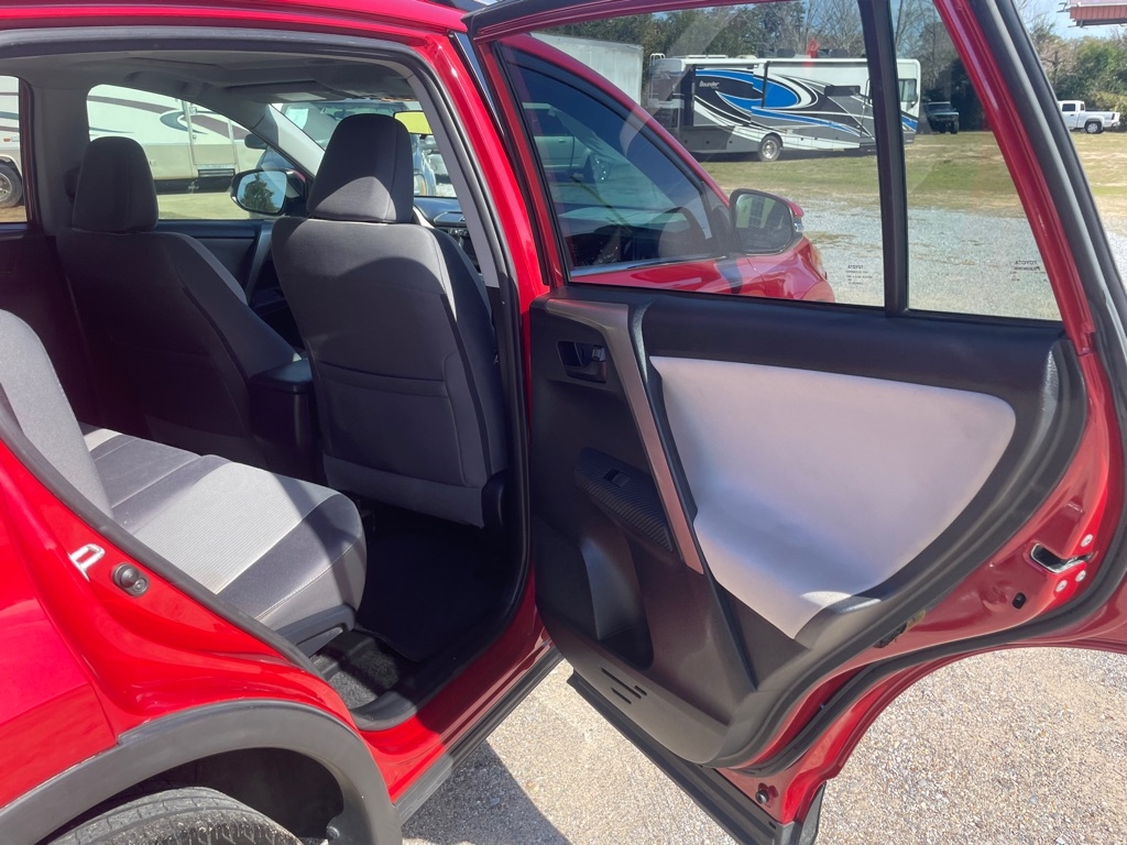 Toyota RAV4 XLE FWD 2015