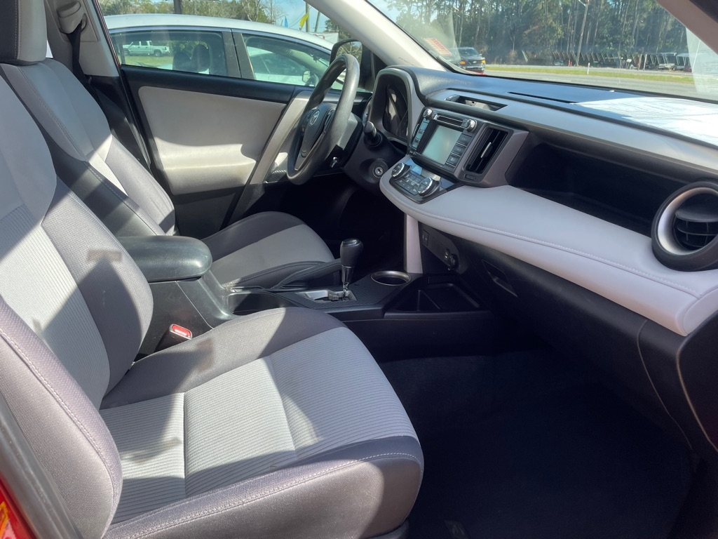 Toyota RAV4 XLE FWD 2015