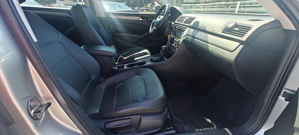 Volkswagen Passat 2.5L SE AT 2014