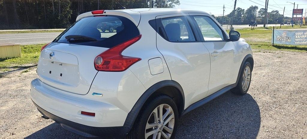 Nissan Juke S FWD 2013