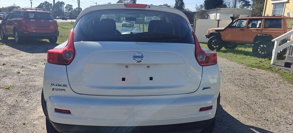 Nissan Juke S FWD 2013