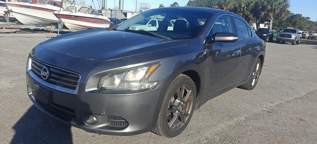 Nissan Maxima S 2014