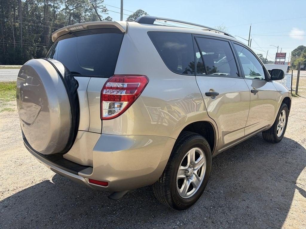 Toyota RAV4 Base I4 2WD 2011