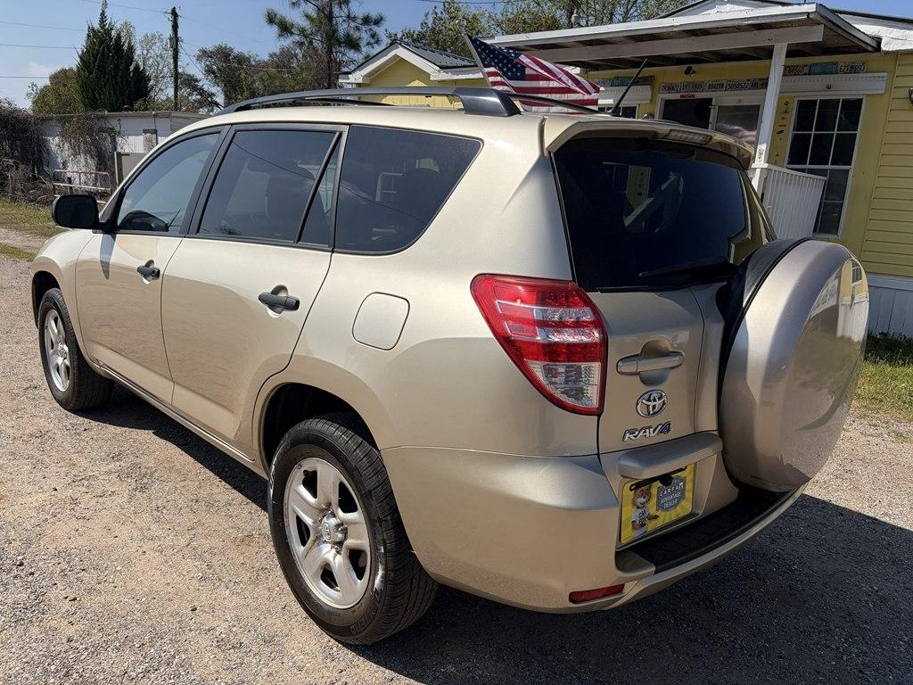 Toyota RAV4 Base I4 2WD 2011