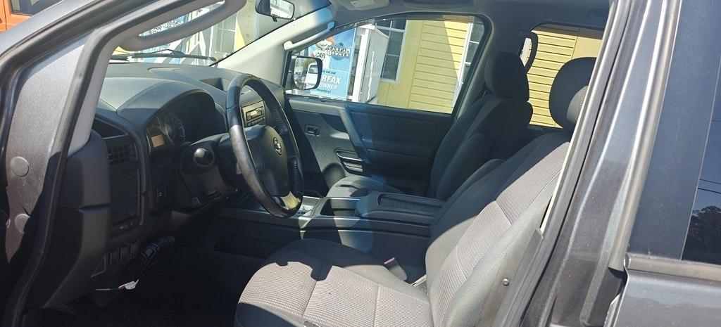 Nissan Titan XE Crew Cab 2WD SWB 2008