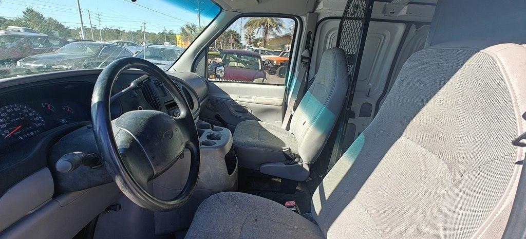 Ford Econoline E150 2000