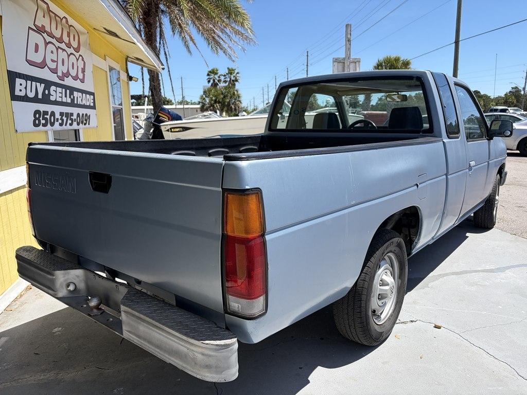 Nissan Pickup King Cab 2WD 1986