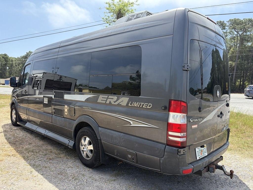 Mercedes-Benz Sprinter Van  2009