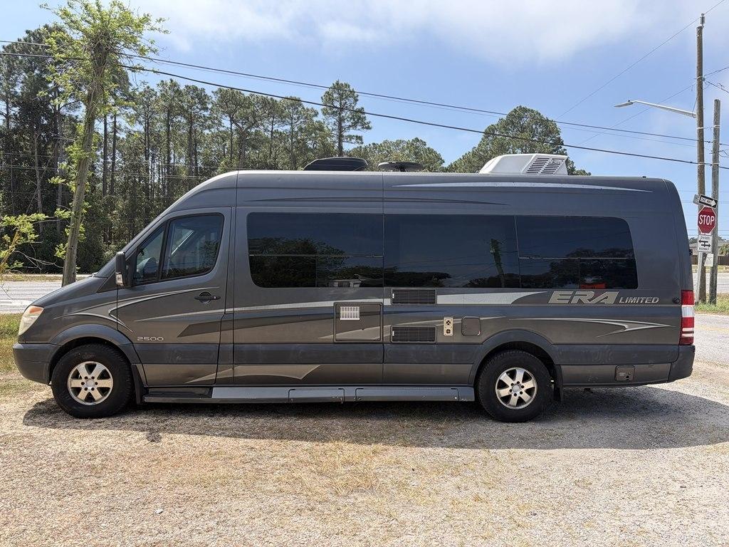 Mercedes-Benz Sprinter Van  2009