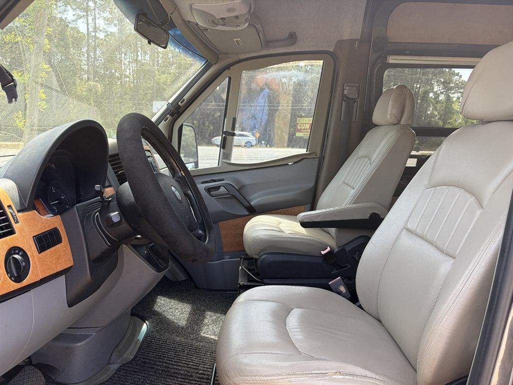 Mercedes-Benz Sprinter Van  2009