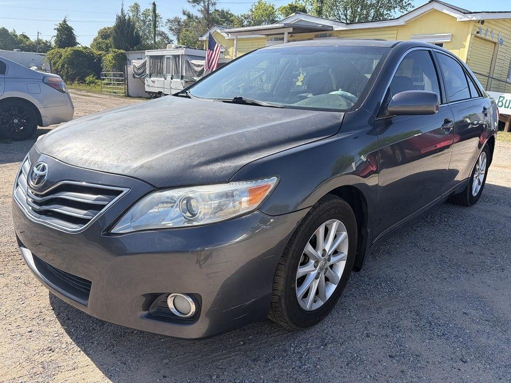 2011 Toyota Camry 3.5 Auto V6 XLE's photo
