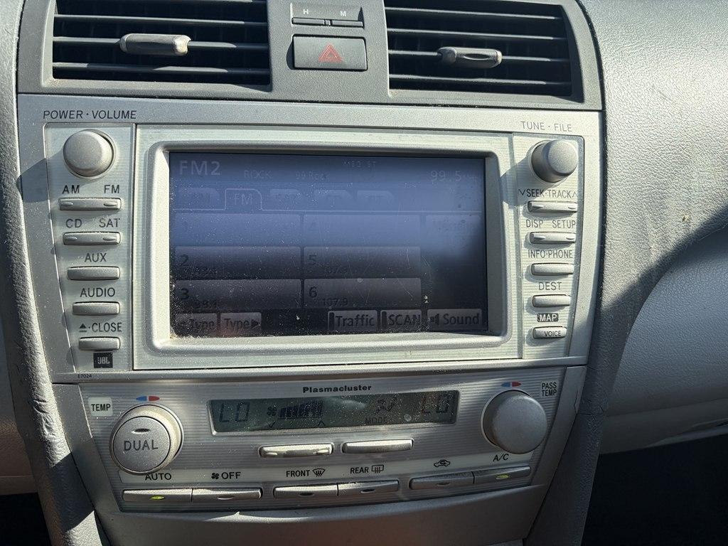 Toyota Camry SE V6 6-Spd AT 2011