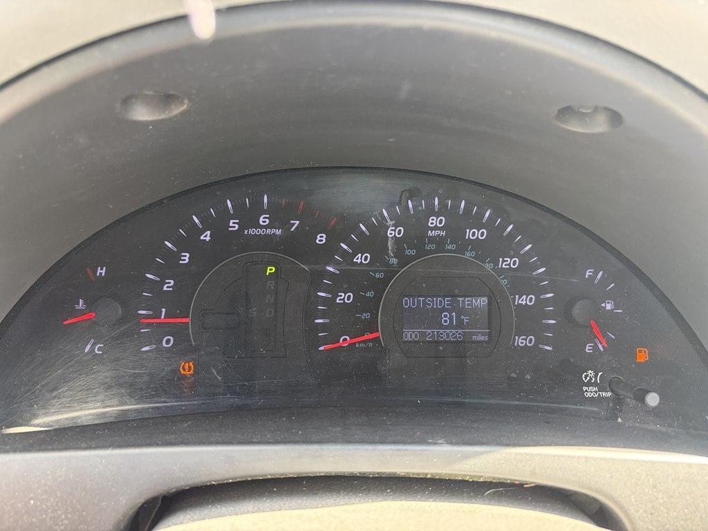 Toyota Camry SE V6 6-Spd AT 2011