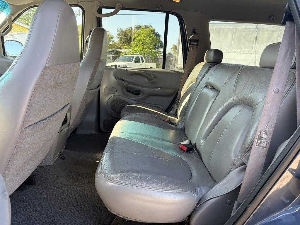 Ford Expedition XLT 2WD 2002