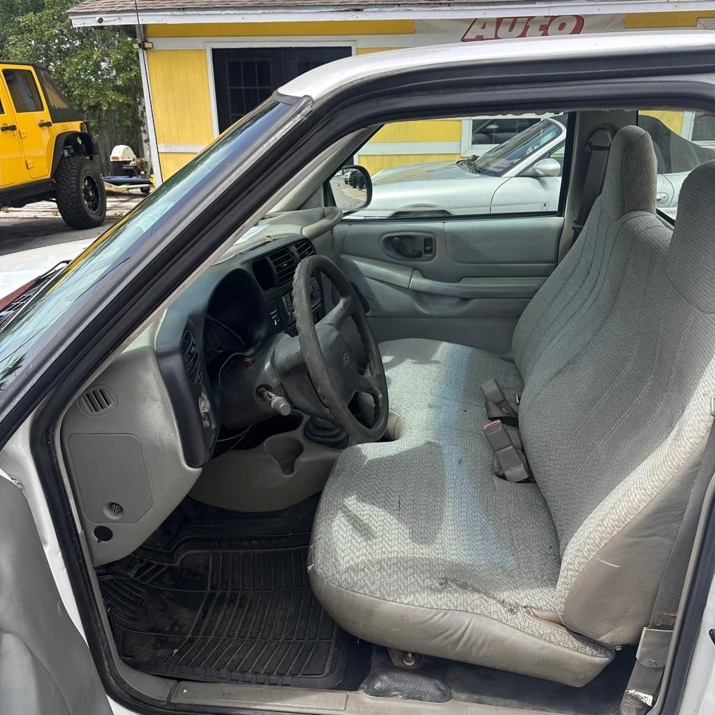 Chevrolet S10 Pickup Short Bed 2WD 2000