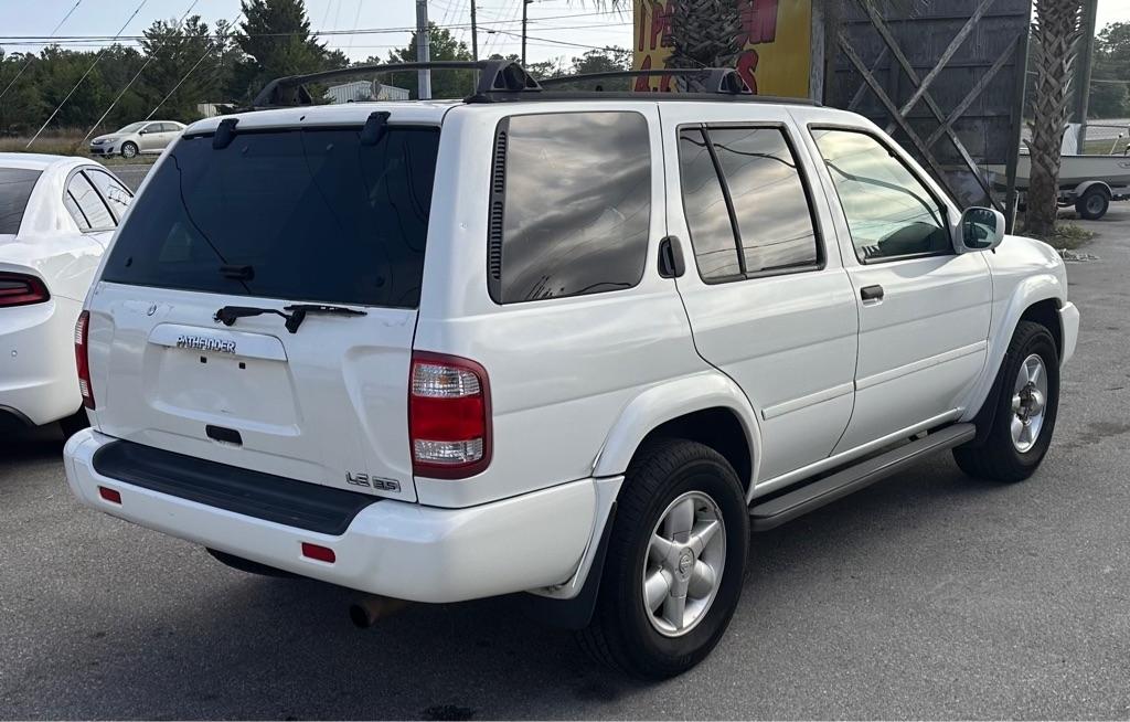 2001 Nissan Pathfinder LE