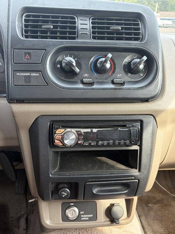 Nissan Frontier XE King Cab 2WD 2001