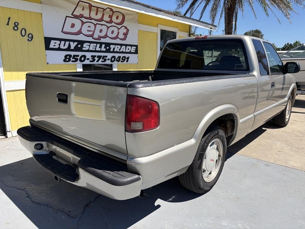 GMC Sonoma SL Ext. Cab 2WD 2002