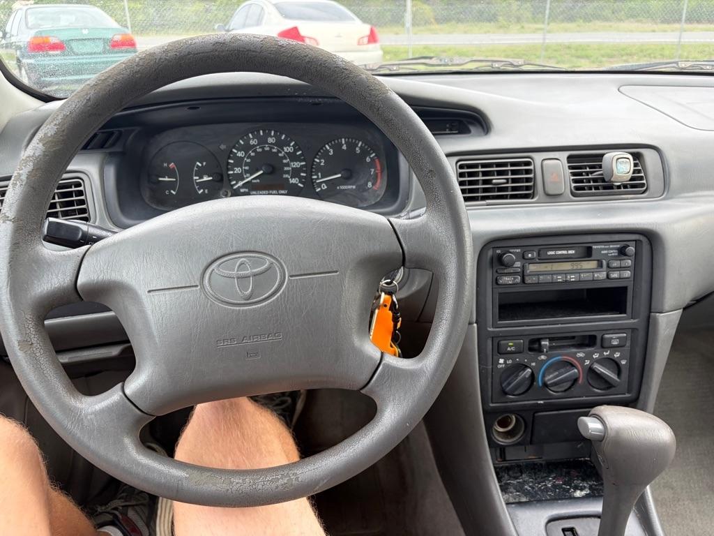 Toyota Camry CE 1998