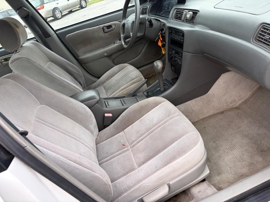 Toyota Camry CE 1998