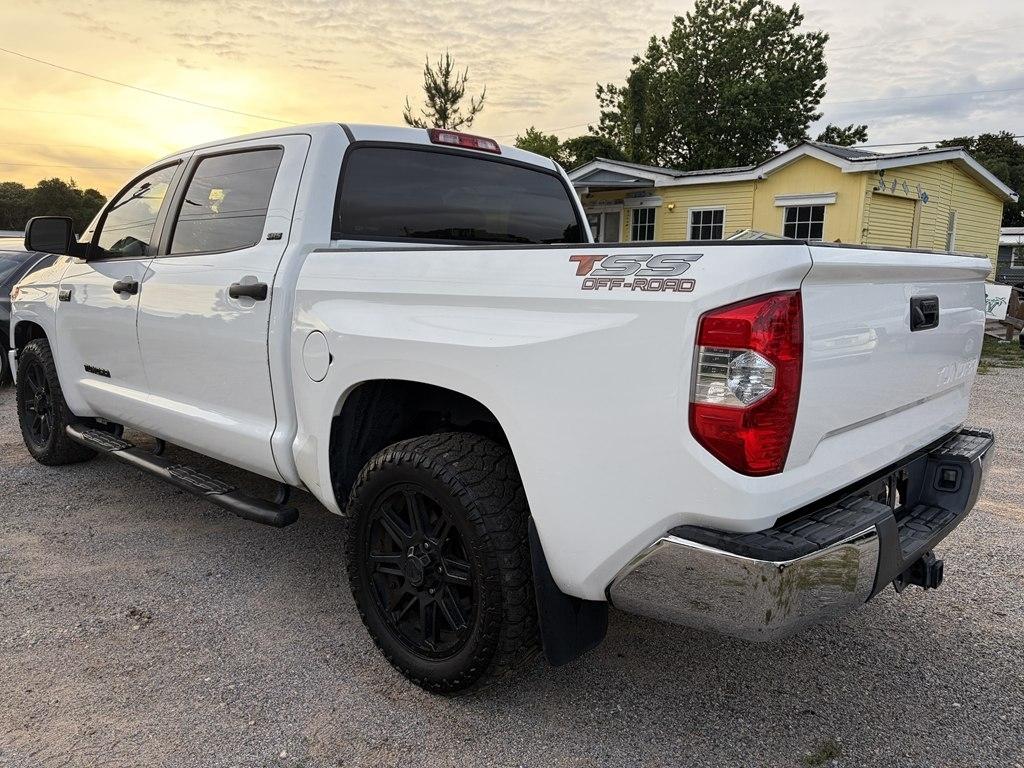 Toyota Tundra SR5 5.7L V8 CrewMax 2WD 2018
