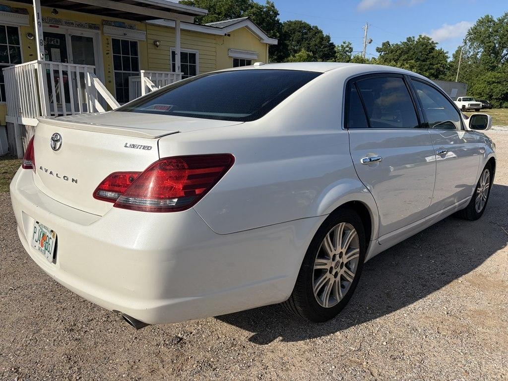 Toyota Avalon XL 2009