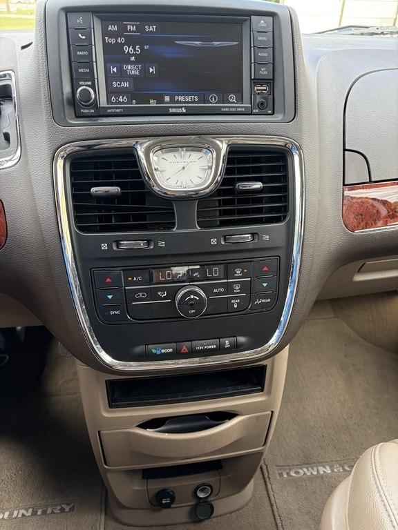 Chrysler Town & Country Touring 2014